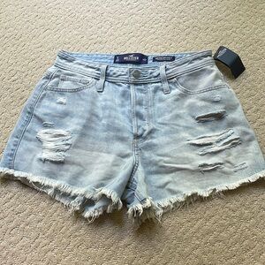 NWT Hollister high rise mom short 3”